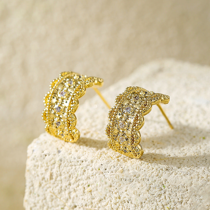 Wholesale Exquisite small earrings silver needle earrings light luxury earrings