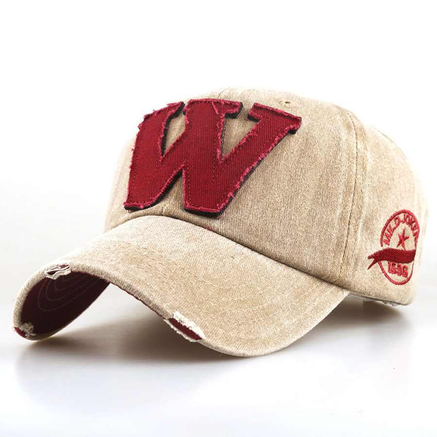 Wholesale Fashionable letter embroidered baseball cap