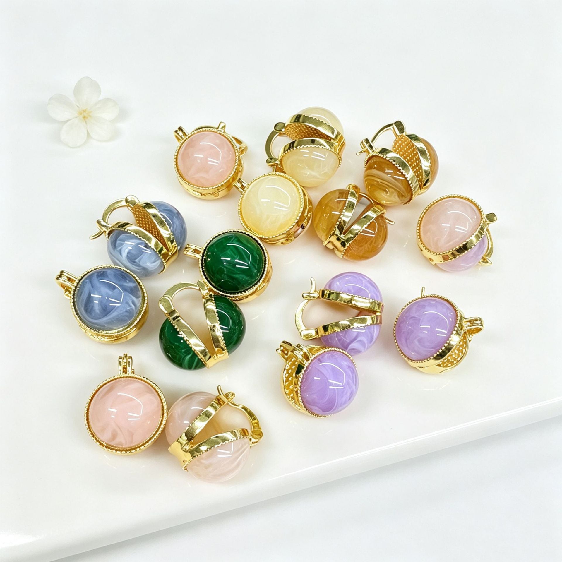 Wholesale 18K Gold Plated Copper Faux Jade Acrylic Clip Earrings French Style Women Party Jewelry Accessory Boutique Resale Gift