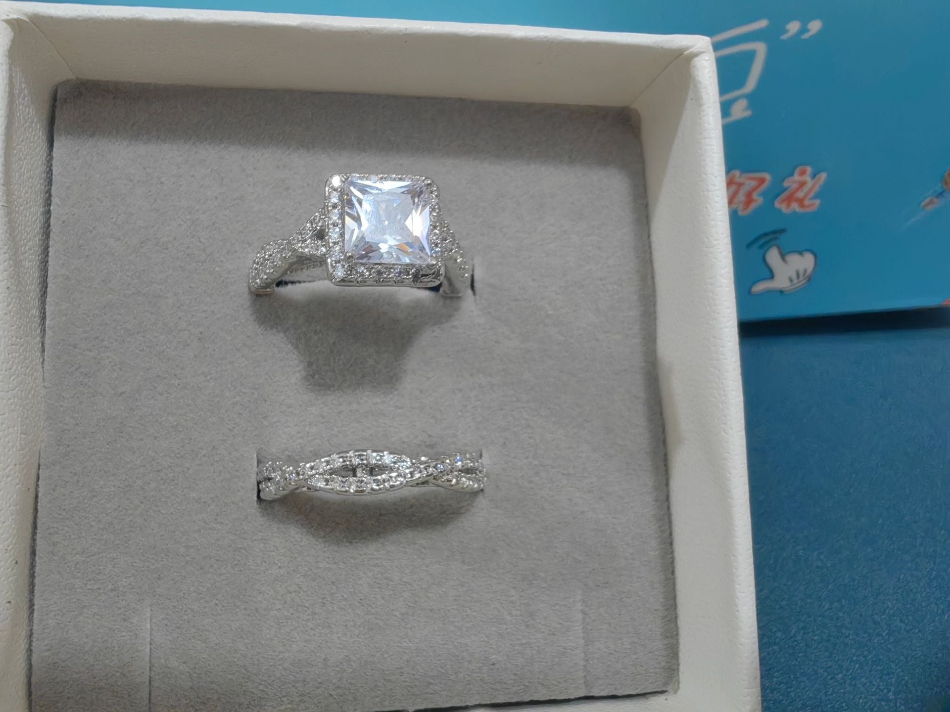 Wholesale Three-piece set of ultra-flash large zircon couple rings
