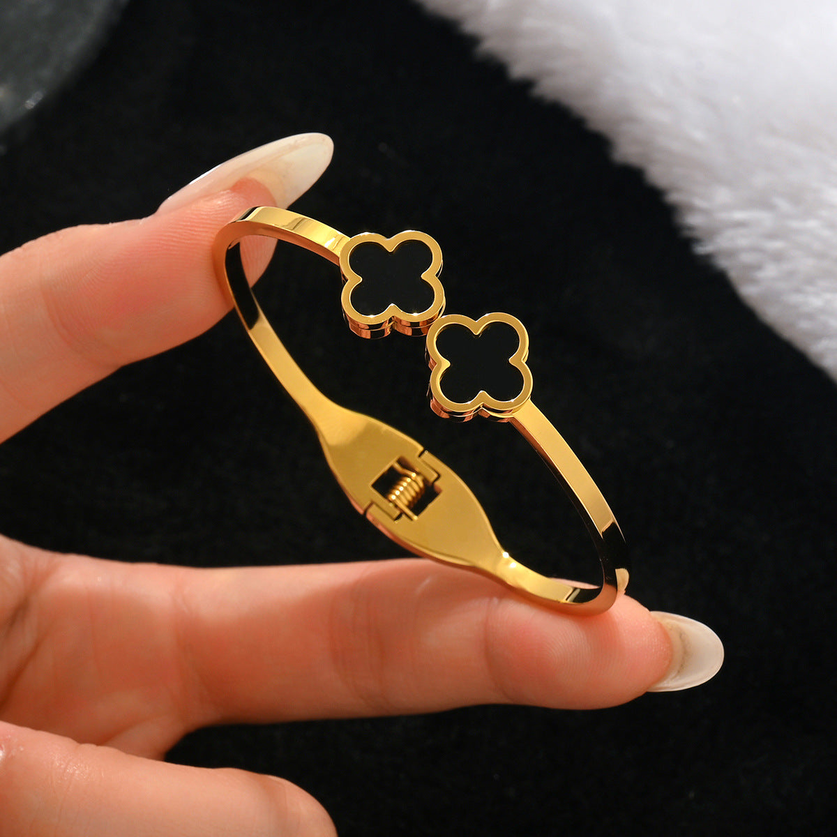 Wholesale Four-Leaf Clover Titanium Steel Earrings Trendy Fashion Accessory for Party or Boutique Resale