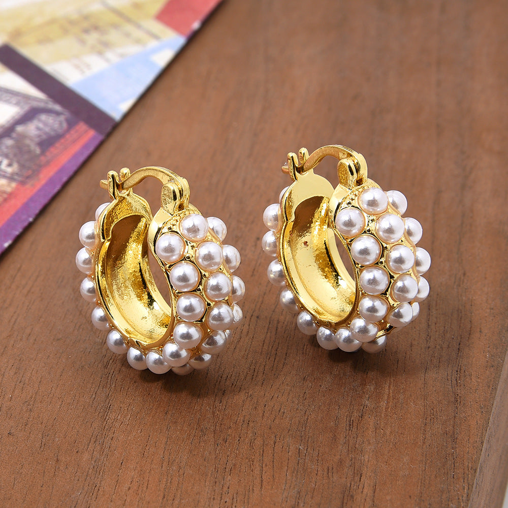 Wholesale  simple copper inlaid zircon C- shaped earrings