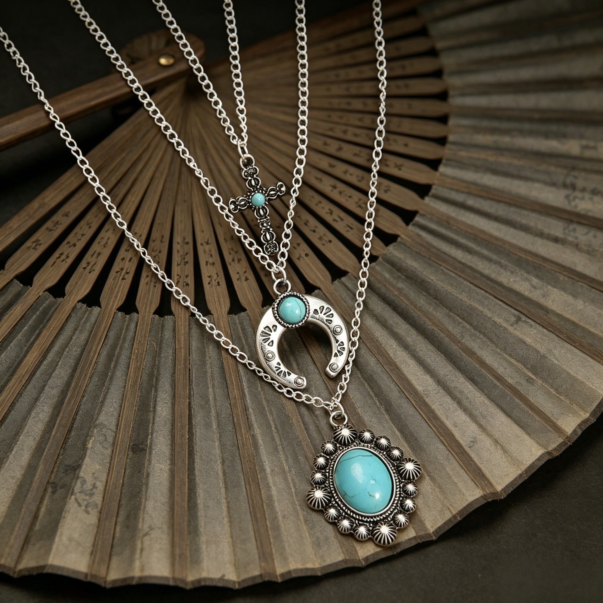 Wholesale Stylish Silver Alloy Layering Necklace Bull Head Crescent Turquoise Drop Pendants Fashion Jewelry For Resale