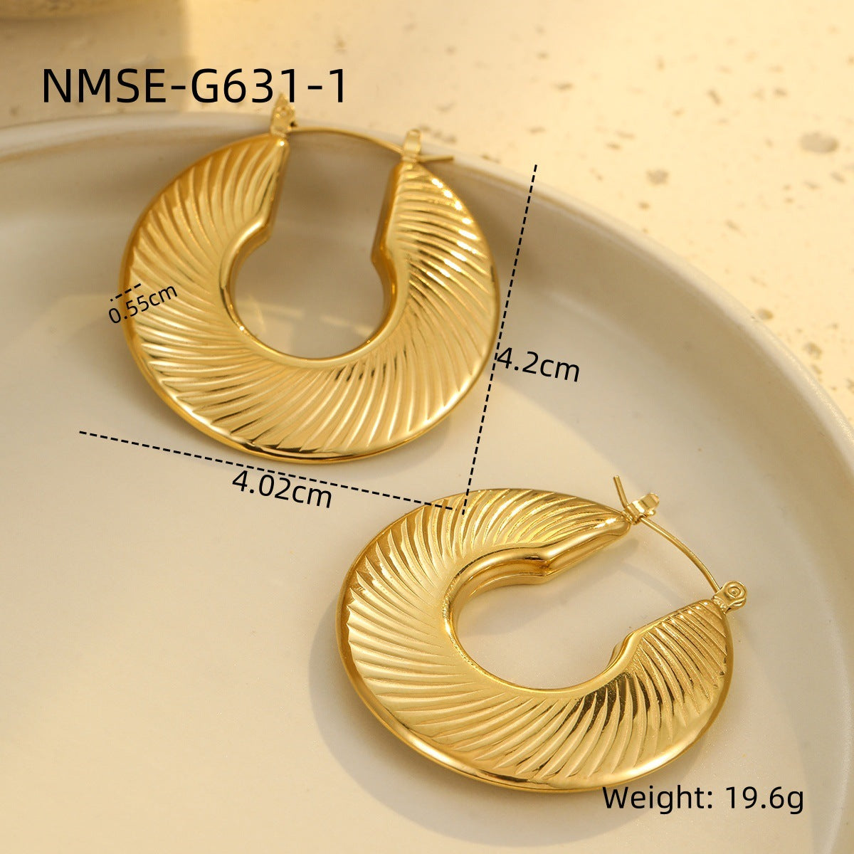 Wholesale  stainless steel retro  hollow 18K gold earrings jewelry