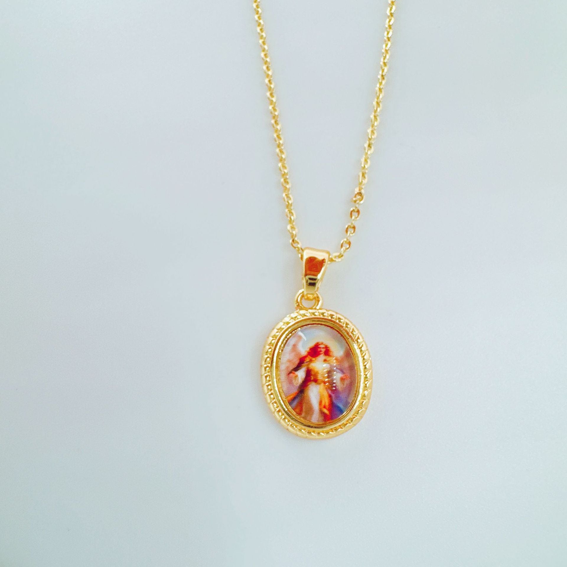 Wholesale Gold-Plated Copper Figure Pendant Necklace,  Trendy Gift Jewelry Accessory for Women