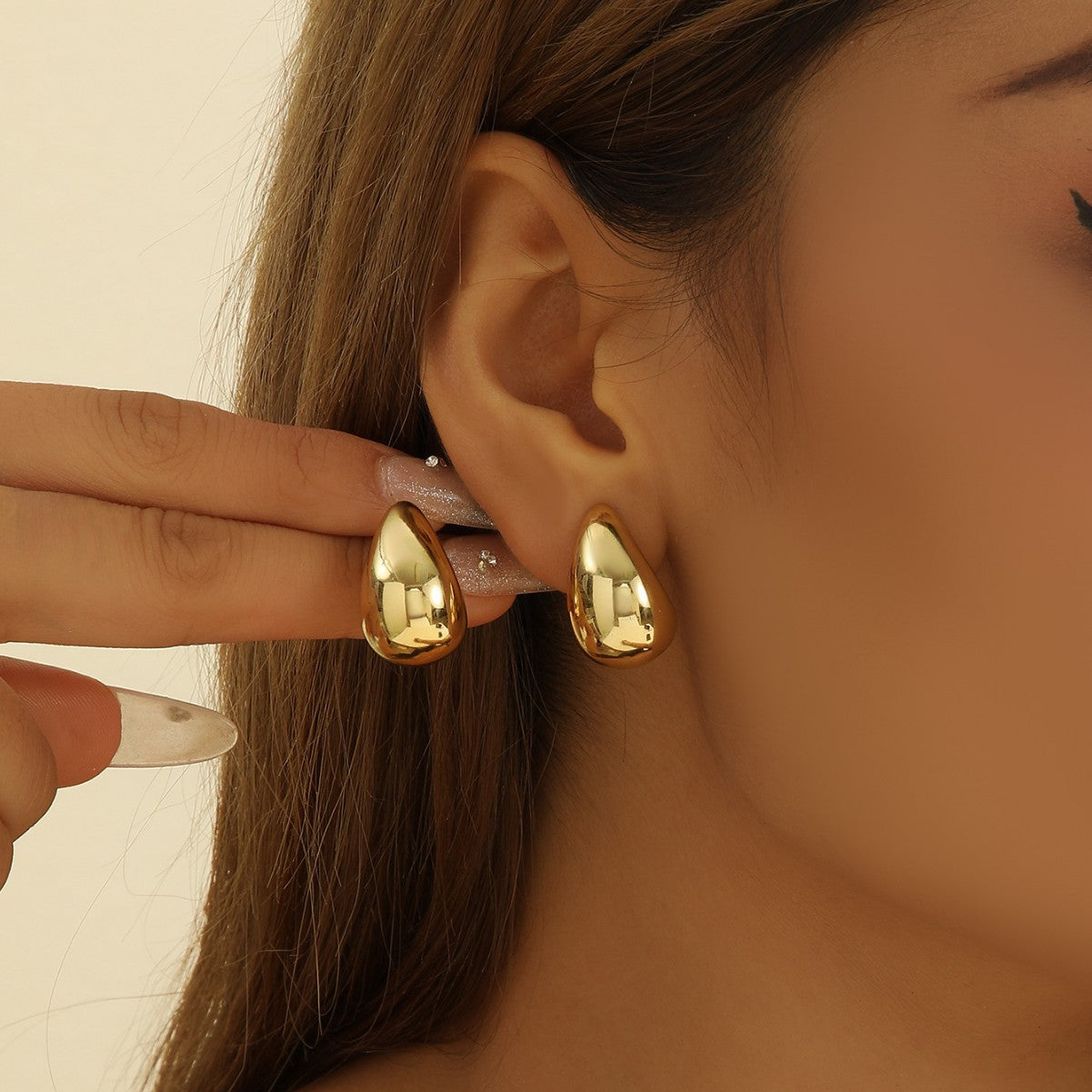 Wholesale Hollow Drop Stud Earrings For Women Chic Golden Alloy Design Everyday Wear Jewelry Accessory