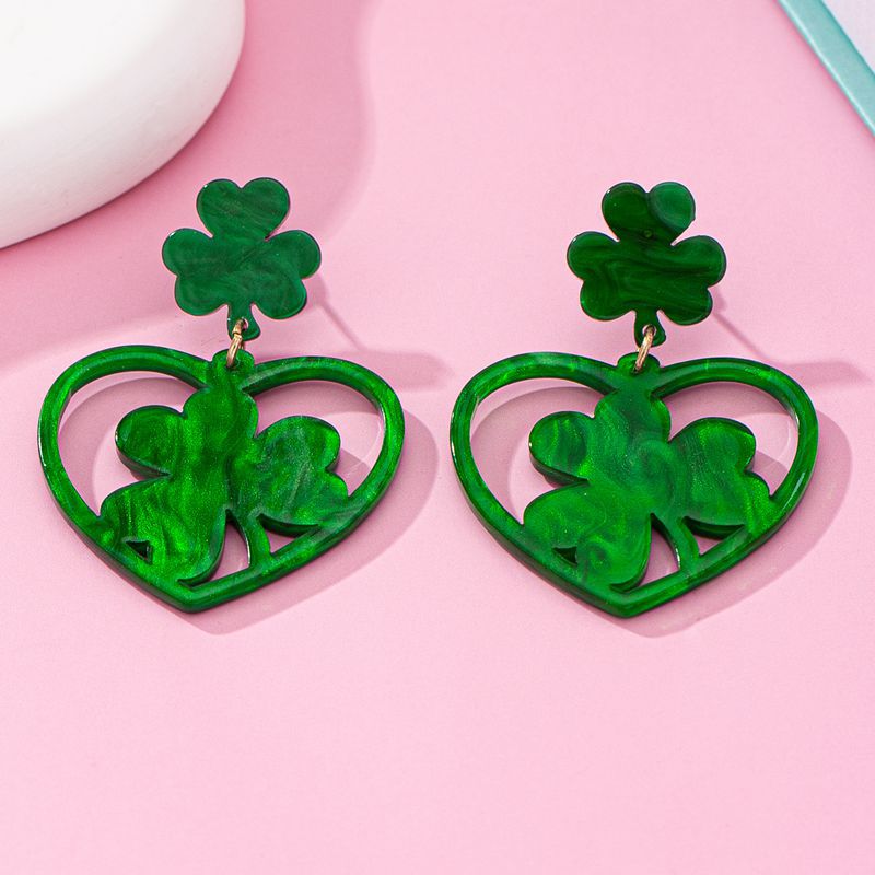 Wholesale St. Patrick's all-match fashion design sense hollow green clover earrings