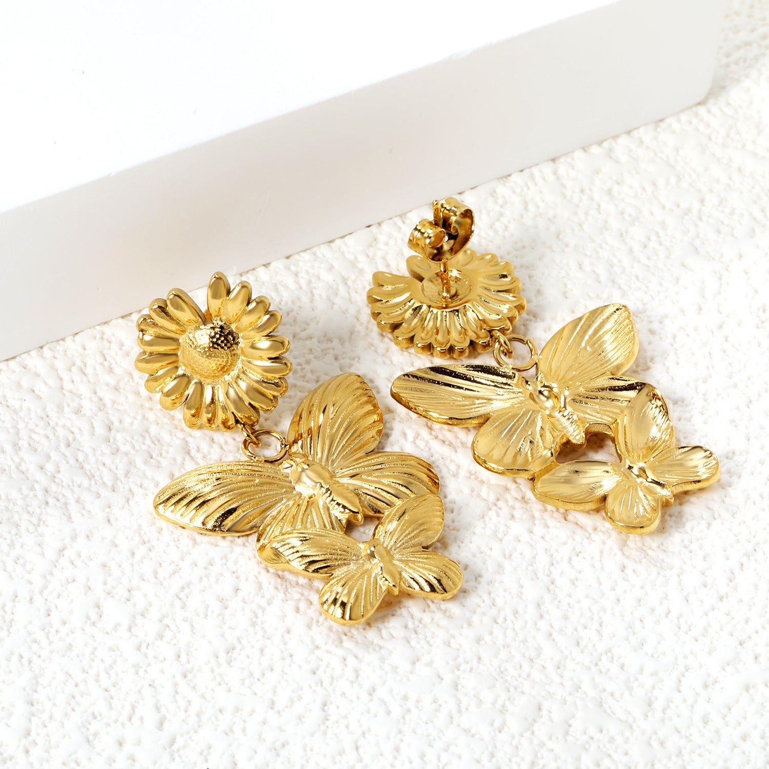 Wholesale 18K Gold Earrings  Elegant Butterfly Stainless Steel  Light Luxury  Earrings