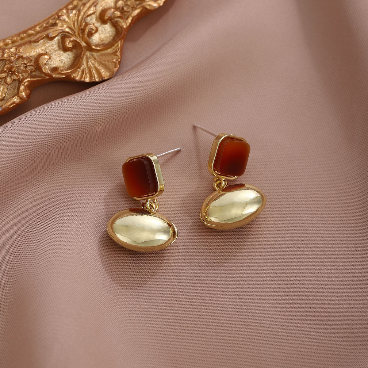 Wholesale Silver Needle Gradient Red Square Gold Beanie Earrings