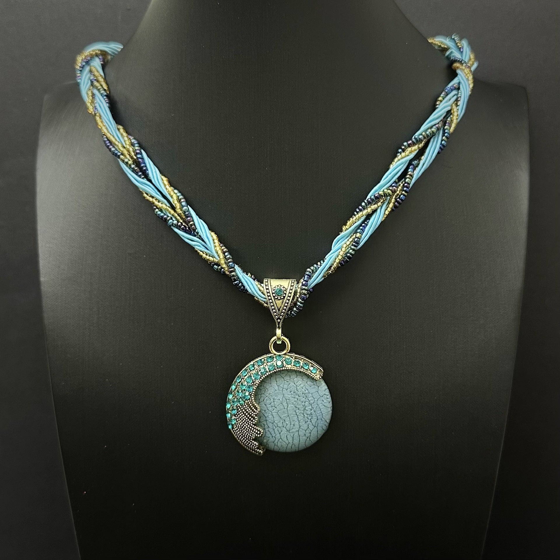 Wholesale Blue Resin Beaded Bohemian Retro Necklace,  Trendy Layering Jewelry for Boutique Resale