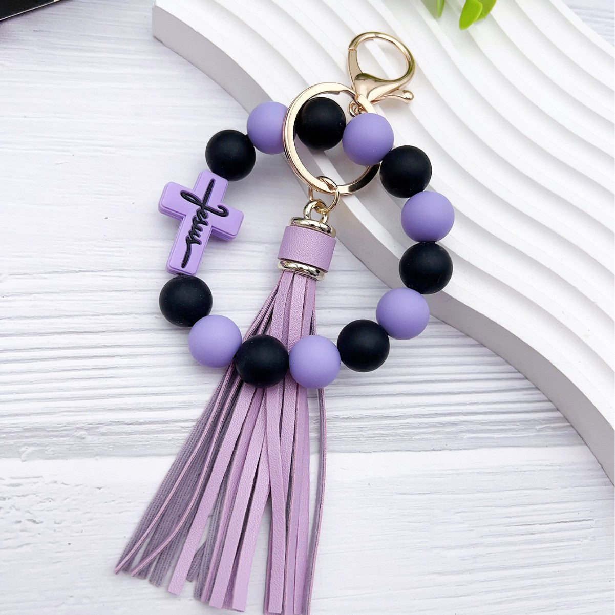 Wholesale Trendy Cross Bead Bracelet Keychain Silicone Wristband Bag Charm For Women