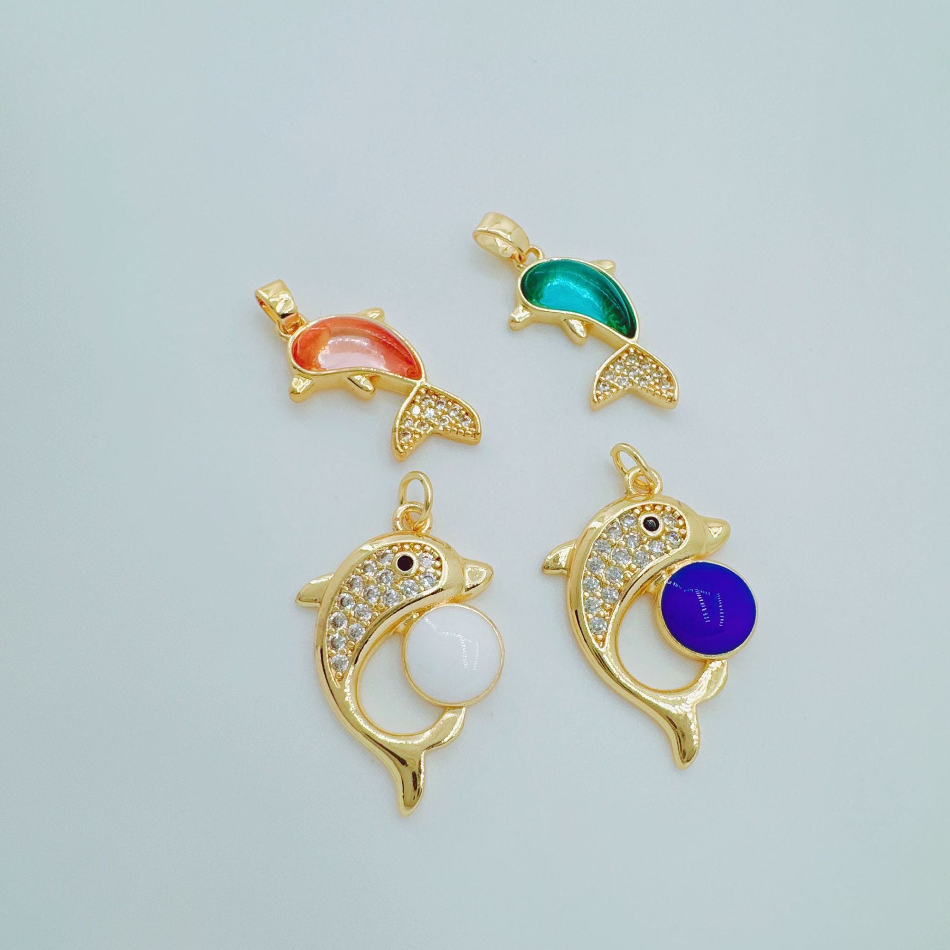 Wholesale Dolphin Pendant Necklace Gold Plated Cubic Zirconia Stylish Office Fashion Accessory