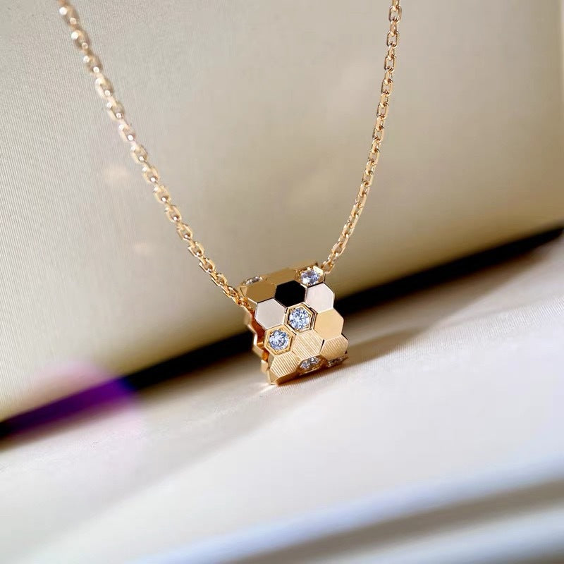 Wholesale Hexagonal Honeycomb Design Stainless Steel Gold Plated Pendant Necklace Boutique Resale