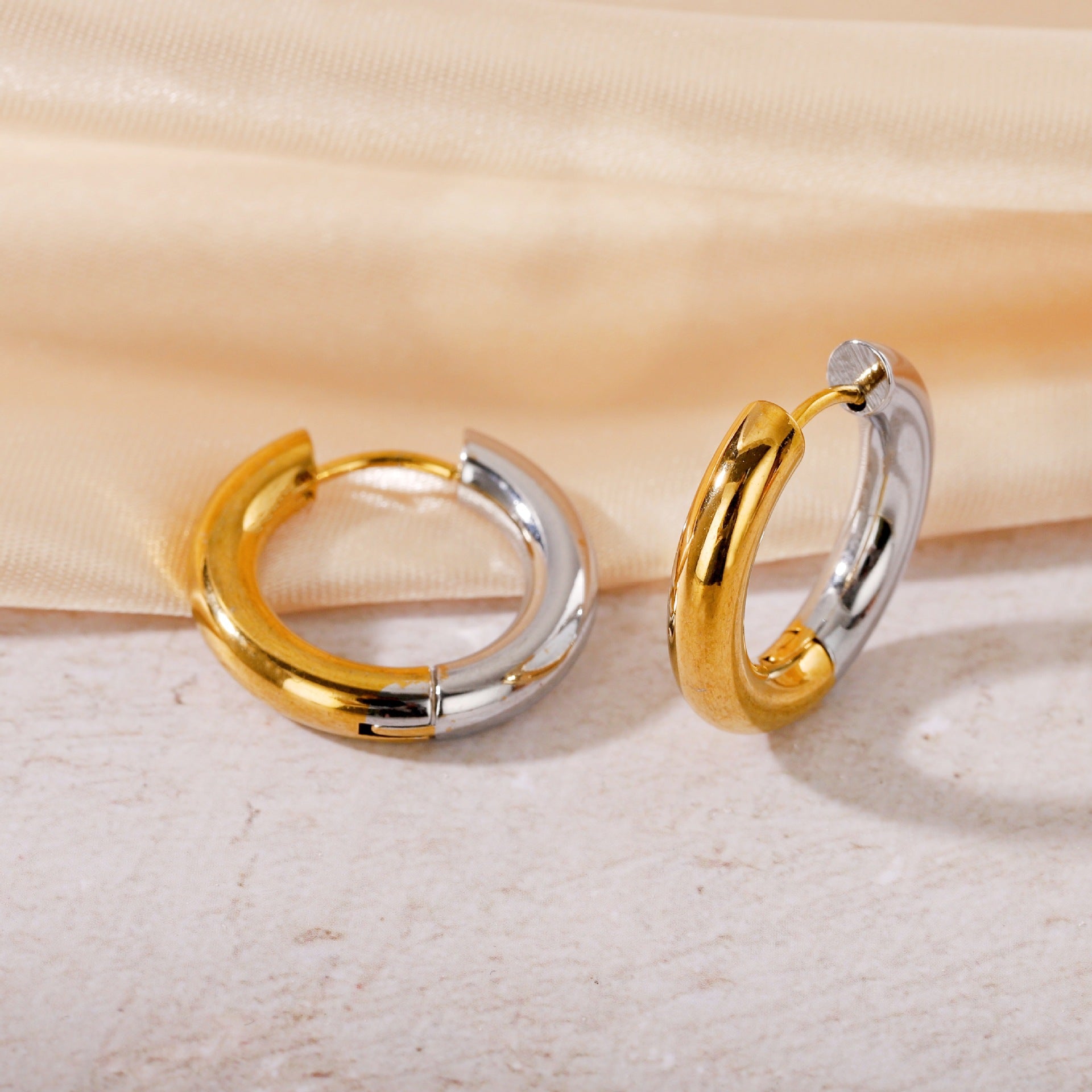 Wholesale Titanium steel hoop earrings