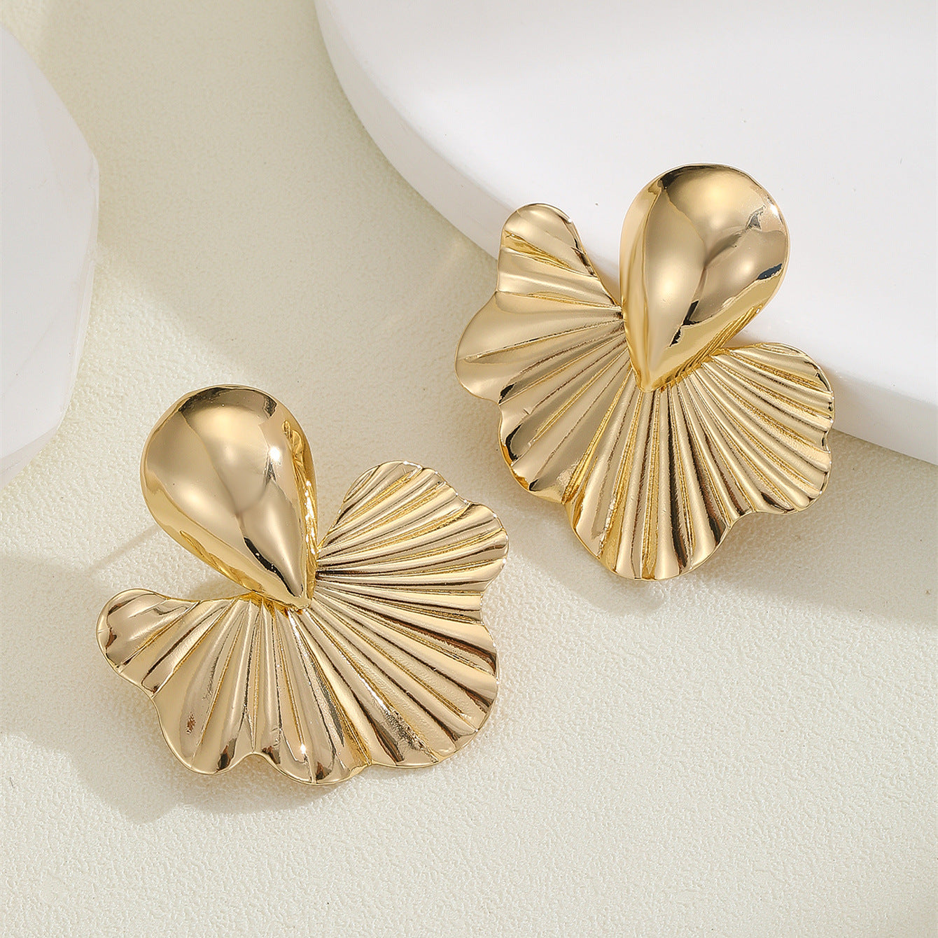 Wholesale retro luxury niche earrings