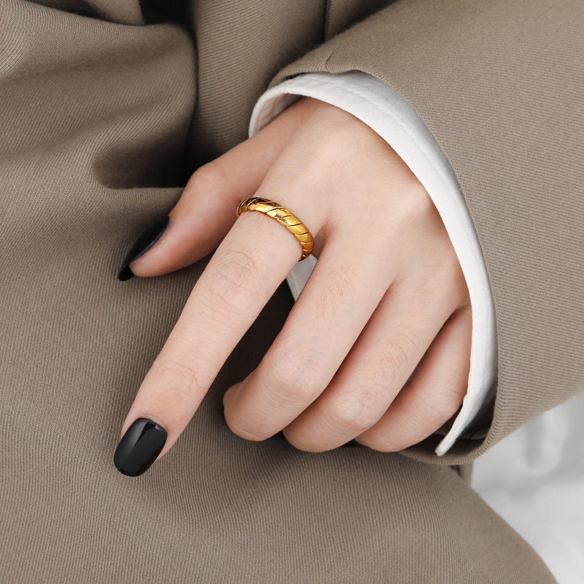 Wholesale light luxury geometric woven plain titanium steel ring