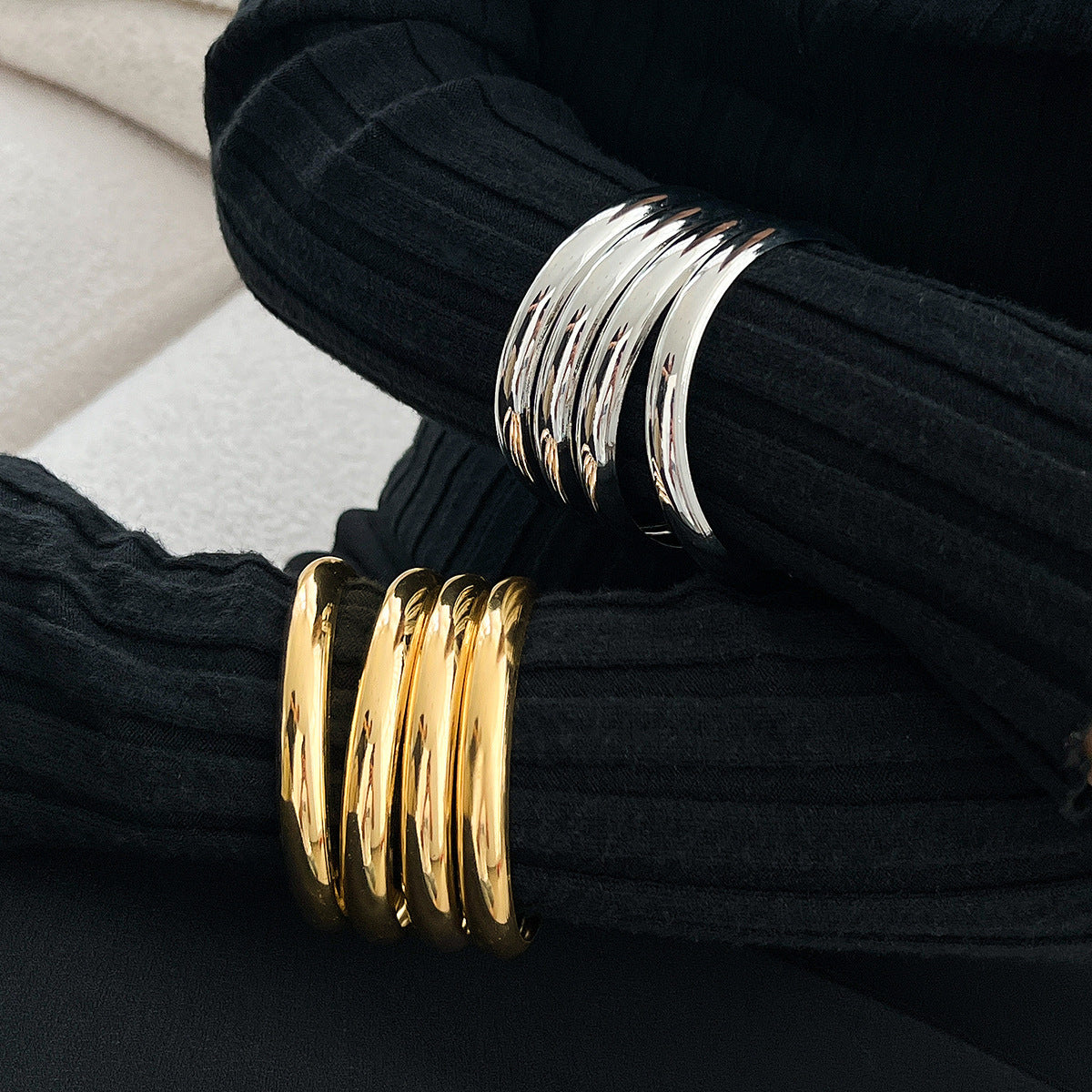 Wholesale 4 Piece Gold Metal Wide Band Bracelet Set European Style Chunky Spiral Bangle Fashion Jewelry Accessory For Gift And Boutique Resale