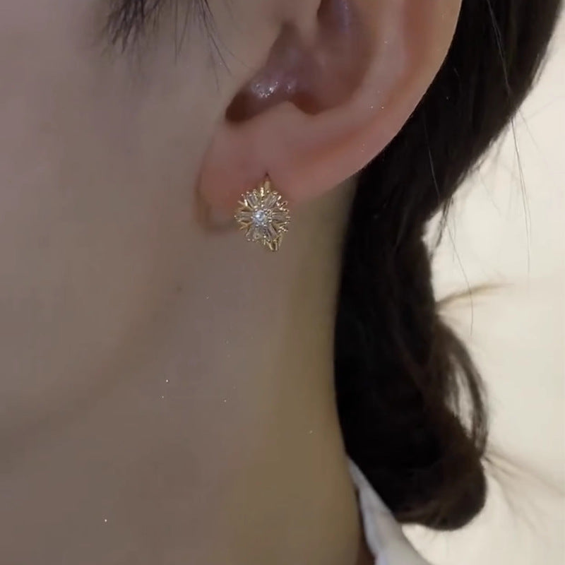 Wholesale luxury snowflake earrings