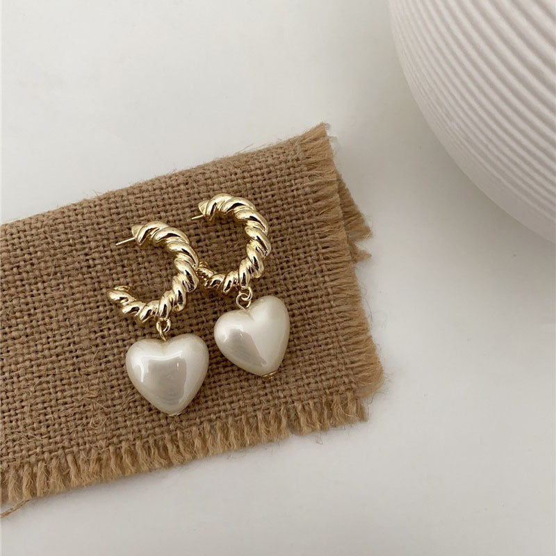 Wholesale Pearl Heart Cute Earrings