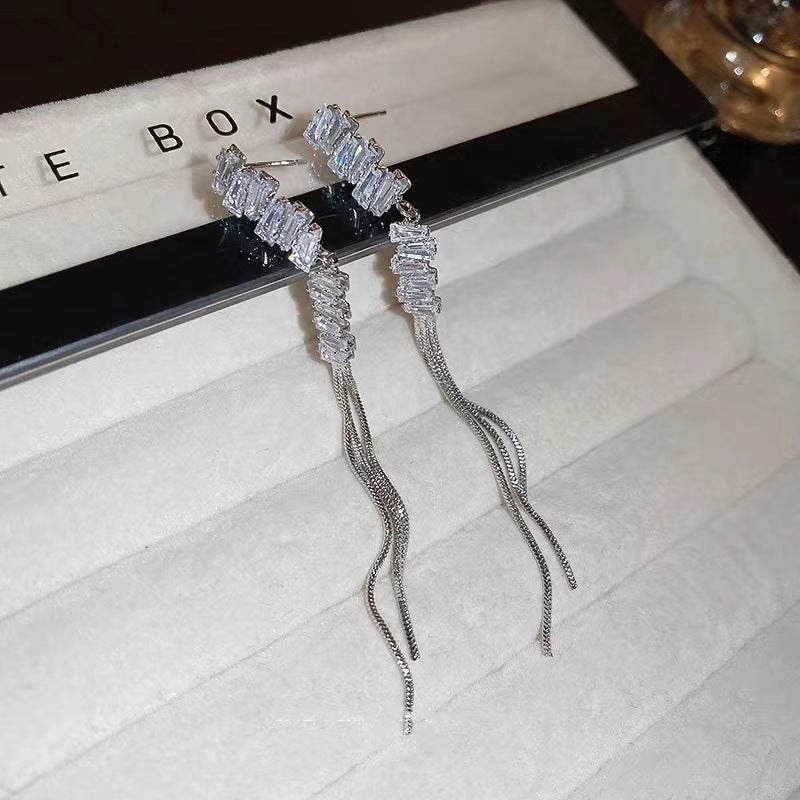 Wholesale light luxury long tassel earrings