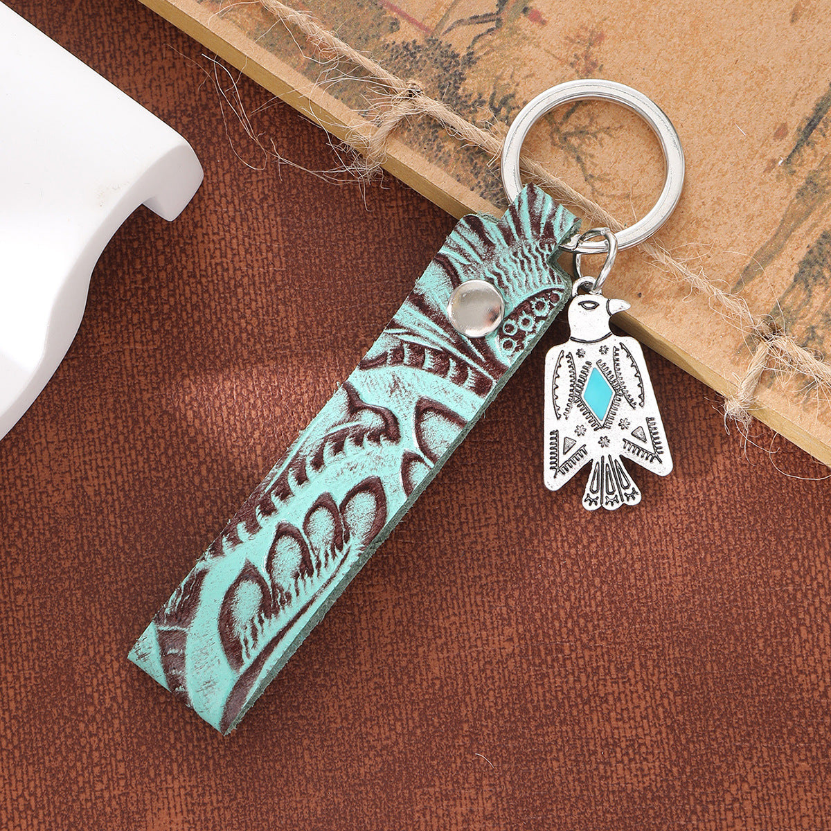 Wholesale Genuine leather Western-style patterned keychain