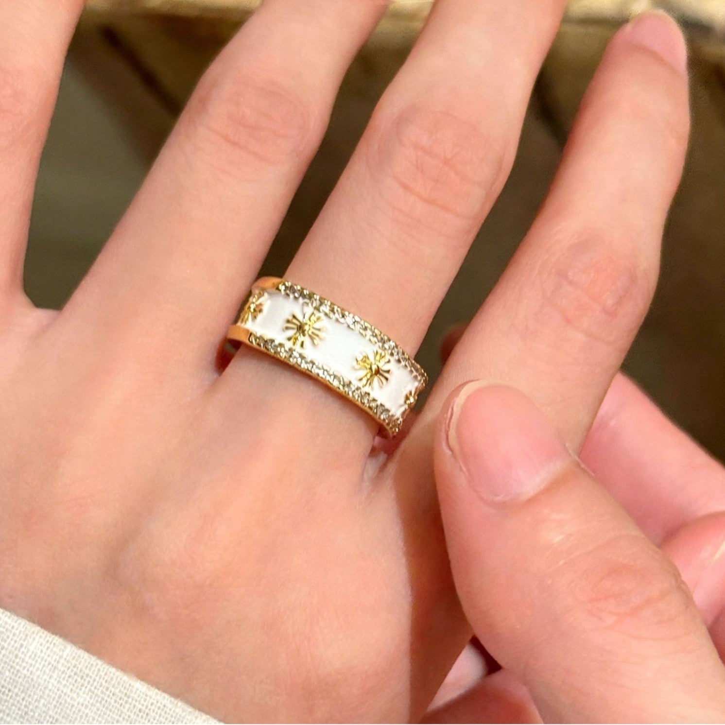 Wholesale Gold Drop Enamel Zinc Alloy Cross Ring Palace Style Women S Trendy Everyday Fashion Accessory