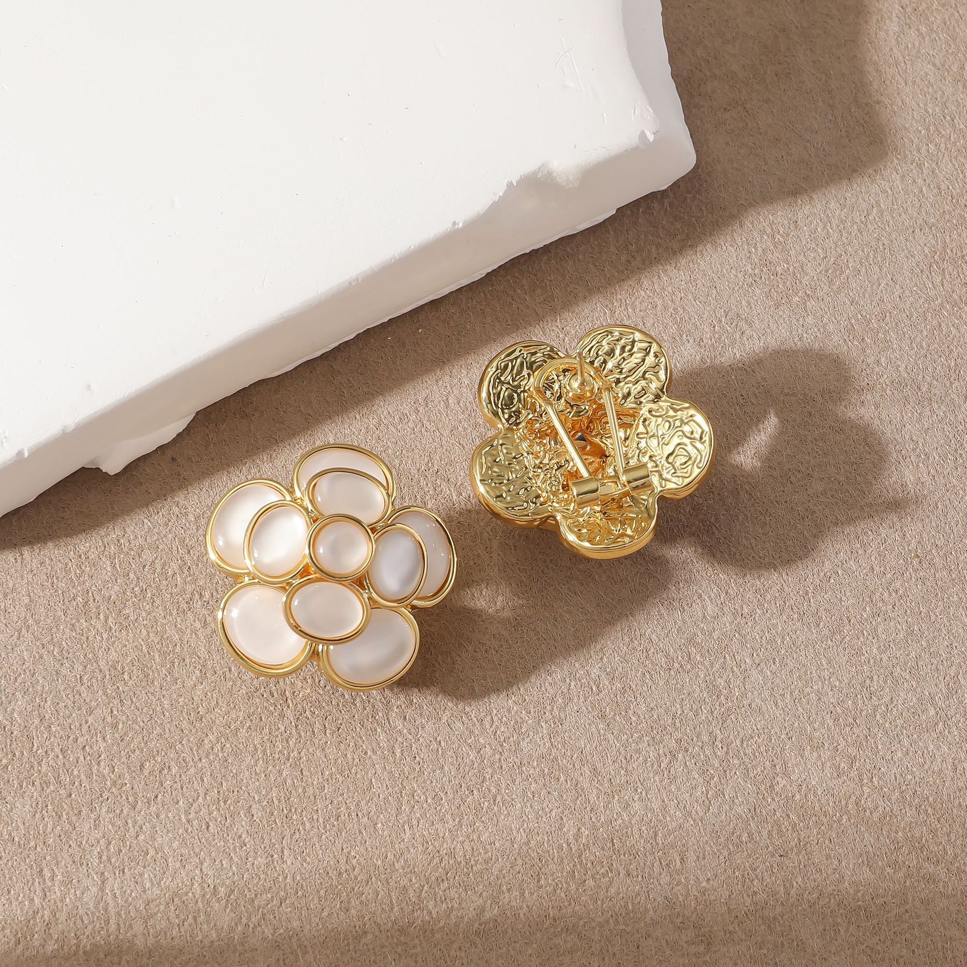 Wholesale Alloy Electroplated Flower Earrings Chic Camellia Design For Everyday Wear Gift Boutique Resale