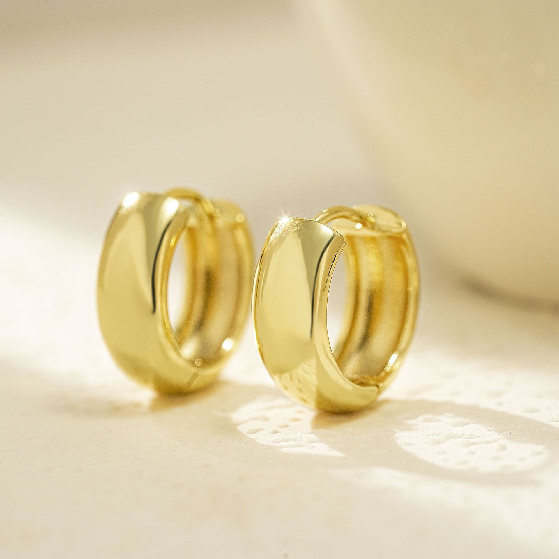 Wholesale gold personality copper earrings