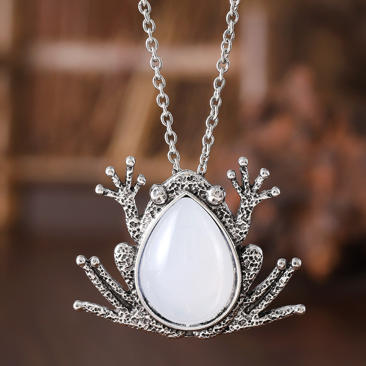 Wholesale Vintage Inlaid Gemstone Frog Pendant Necklace ACC-NE-zhiyu007