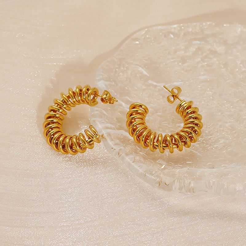 Wholesale Vintage C-shaped 18K gold plated hollow stainless steel earrings