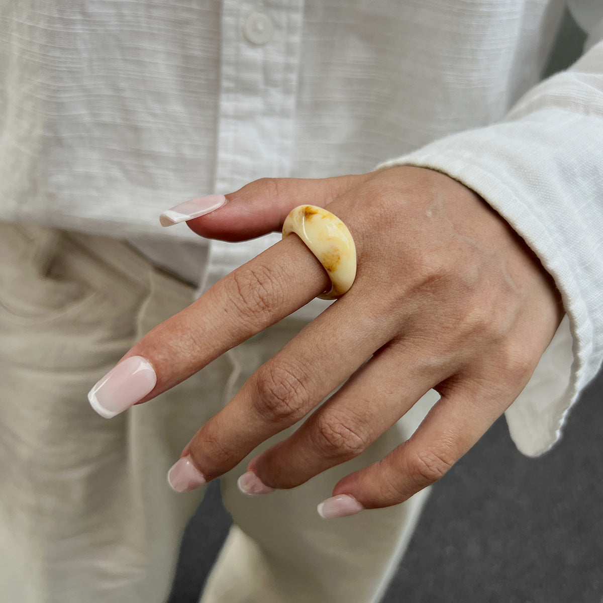 Wholesale Colored transparent resin ring