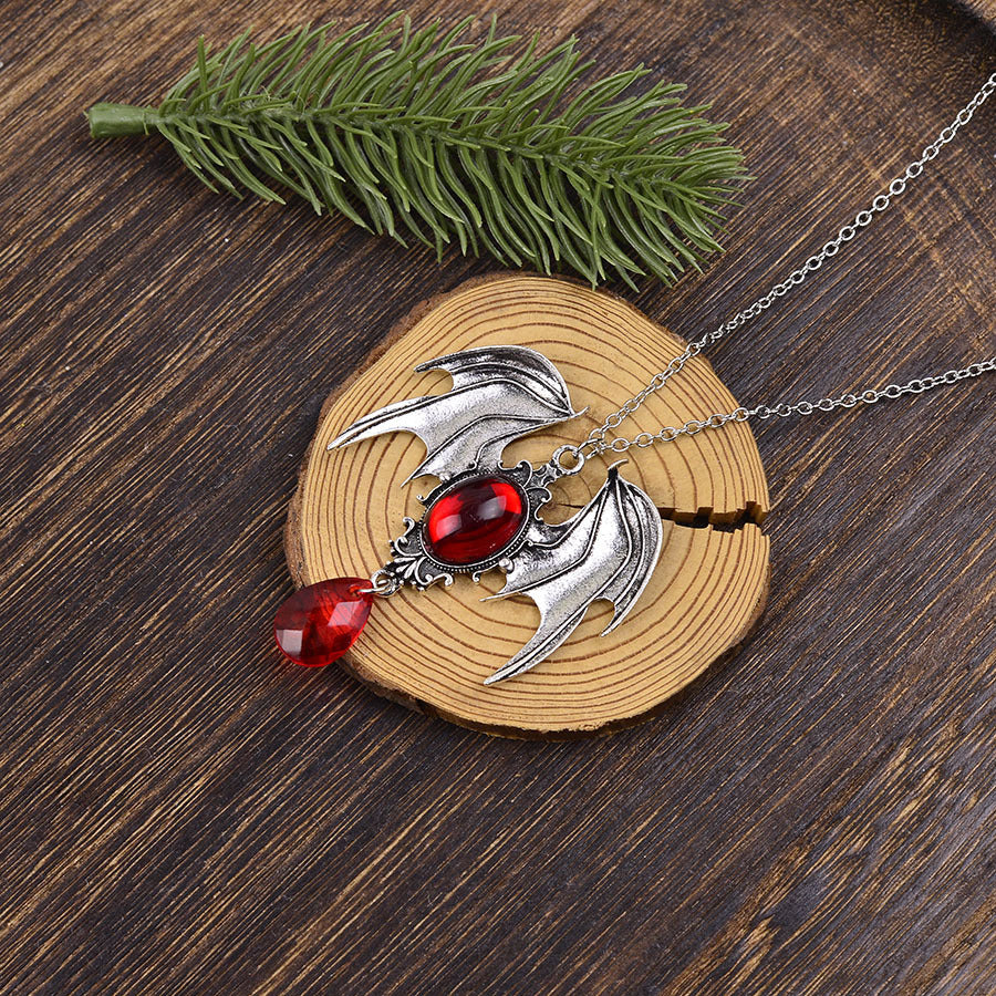 Wholesale Electroplated Zinc Alloy Gothic Bat Wing Pendant Necklace,  Trendy  Jewelry Accessory