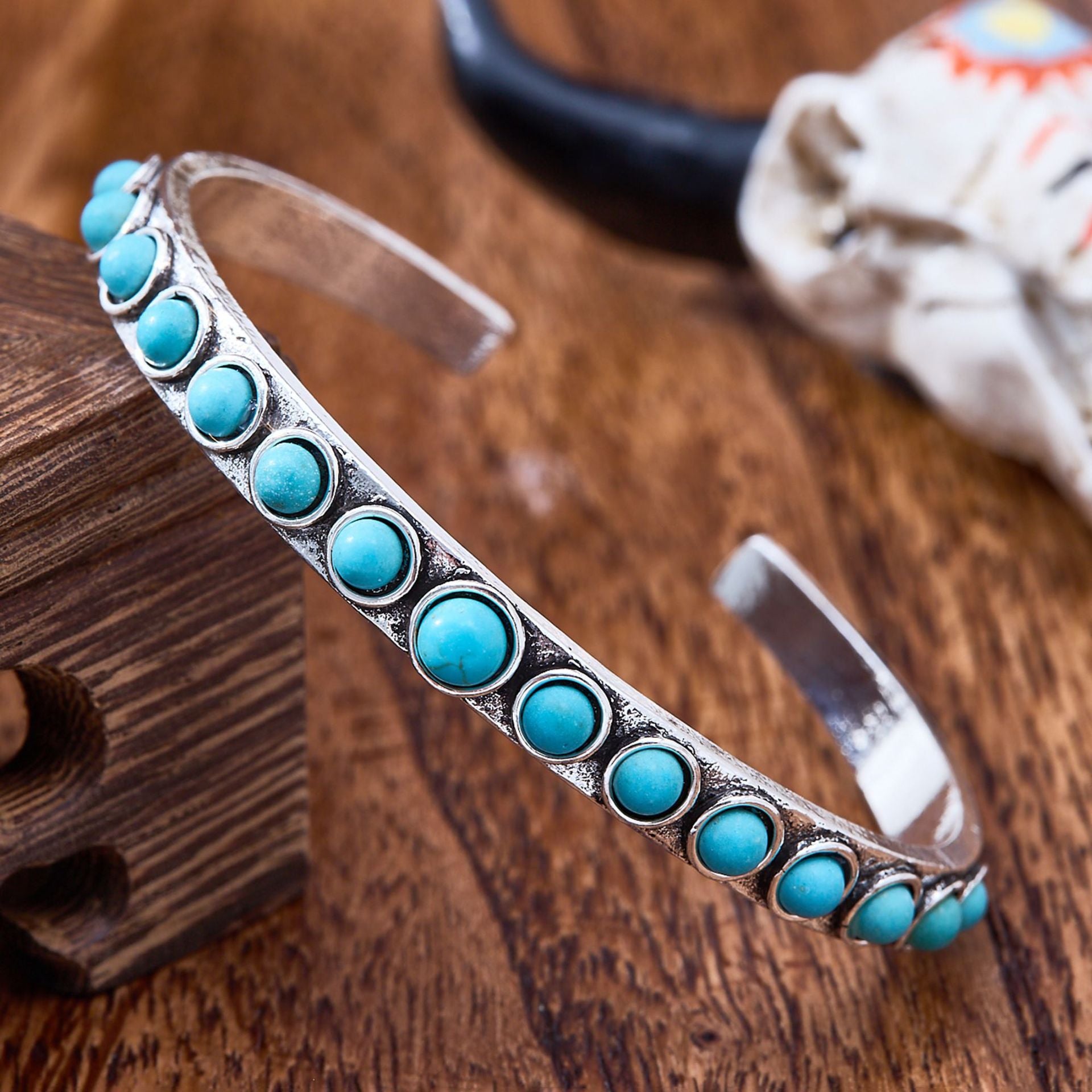 Wholesale Bohemian Retro Open Turquoise Bracelet,  Electroplated Alloy Jewelry Accessory