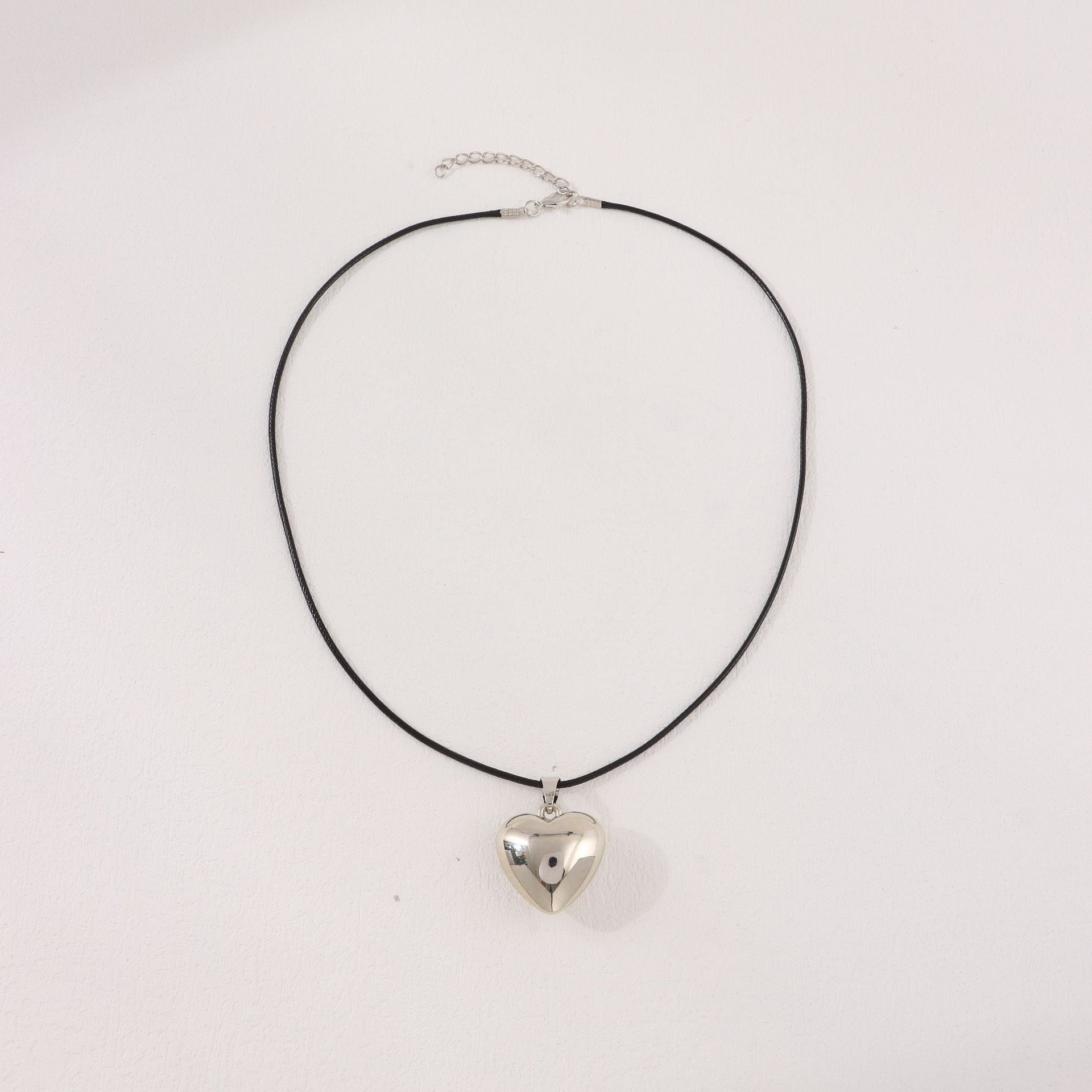 Wholesale Love Shaped Pendant Necklace Acrylic Clavicle Chain Choker Necklace ACC-NE-Yunh002