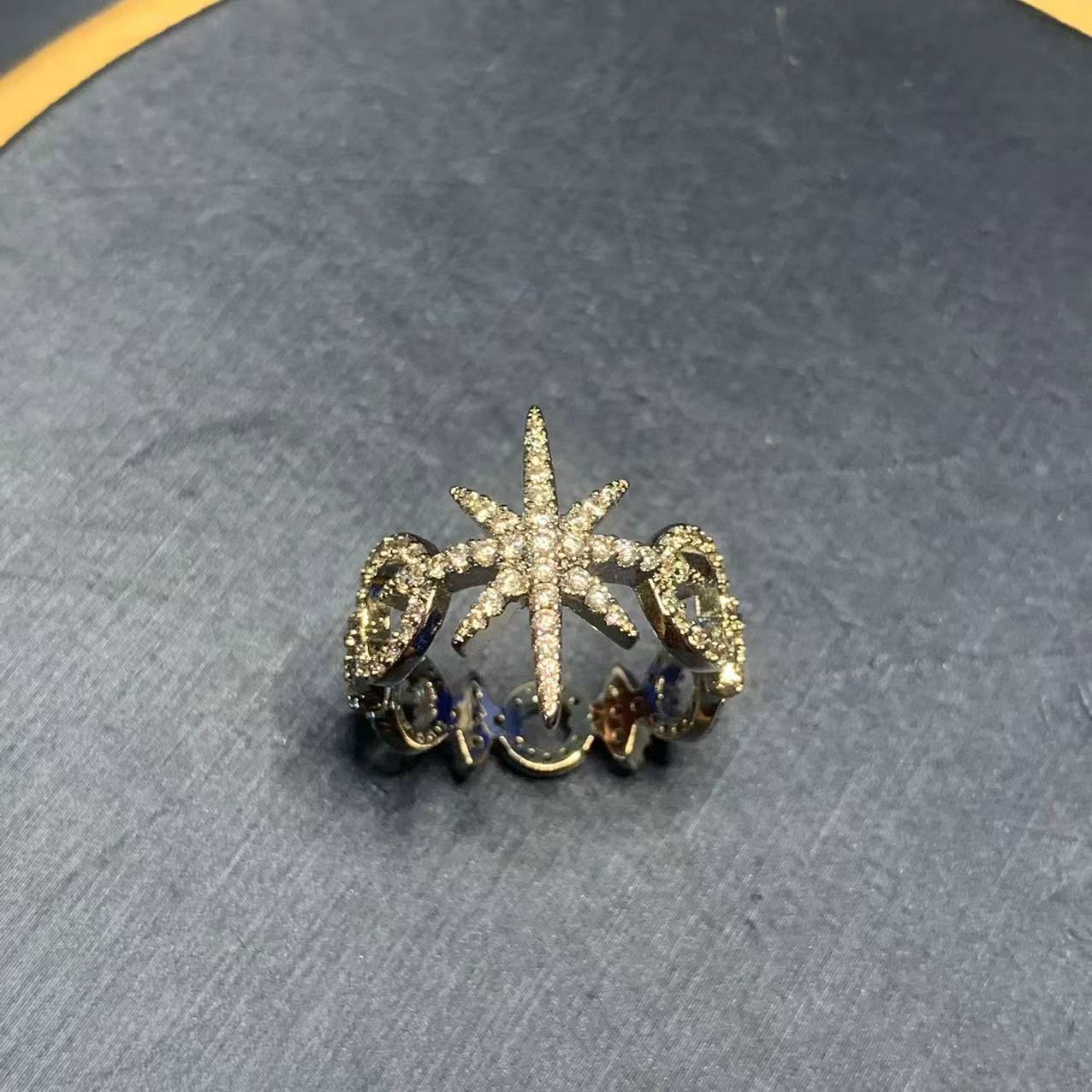 Wholesale round eight-pointed star ring with diamond