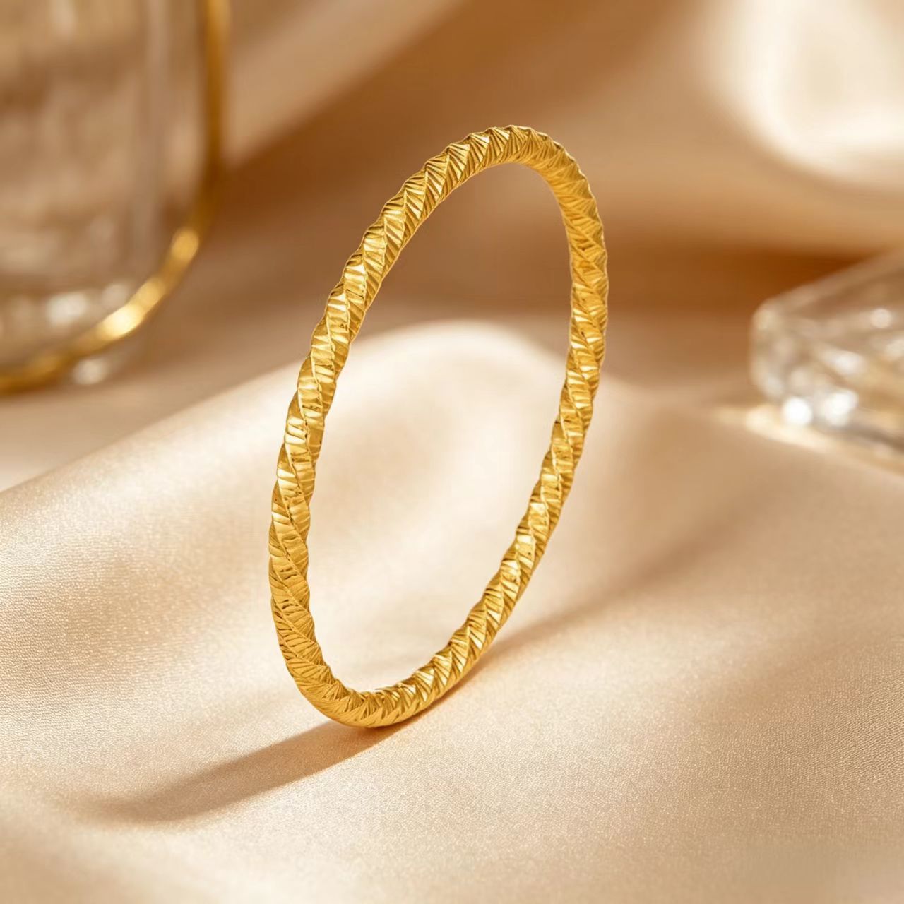 Wholesale European and American Style Hollow Bracelet Stainless Steel Gold Plated Boutique Resale Jewelry Accessory