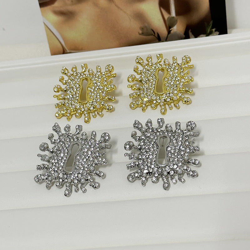 Wholesale  Light Luxury Square Burst Keyhole Pearl Flash Diamond Earrings