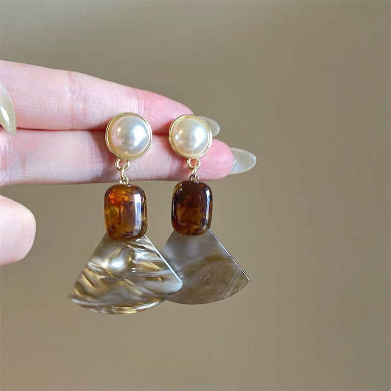 Wholesale Vintage Fan-Shaped Imitation Pearl Earrings Bowknot Design Trendy Jewelry Accessory for Boutique Gift