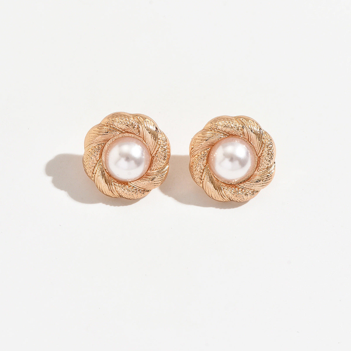Wholesale Electroplated Zinc Alloy Flower Sun Moon Faux Pearl Earrings Vintage Style Jewelry Accessory for Resale