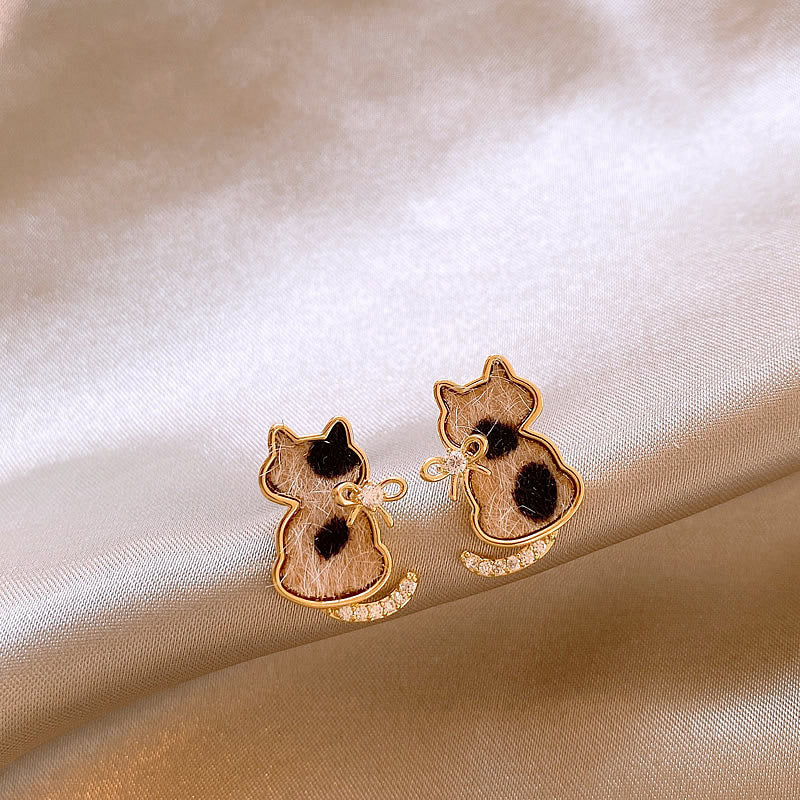 Wholesale Light Luxury Leopard Print Kitten Earrings Diamond Inlay Alloy Jewelry Gift for Party Boutique Resale