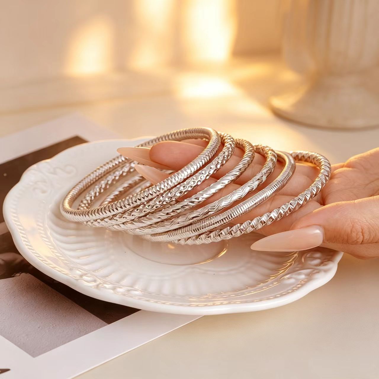 Wholesale European and American Style Hollow Bracelet Stainless Steel Gold Plated Boutique Resale Jewelry Accessory