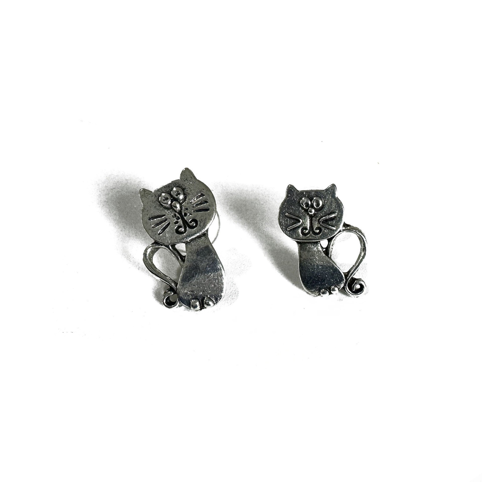 Wholesale  retro design cat earrings