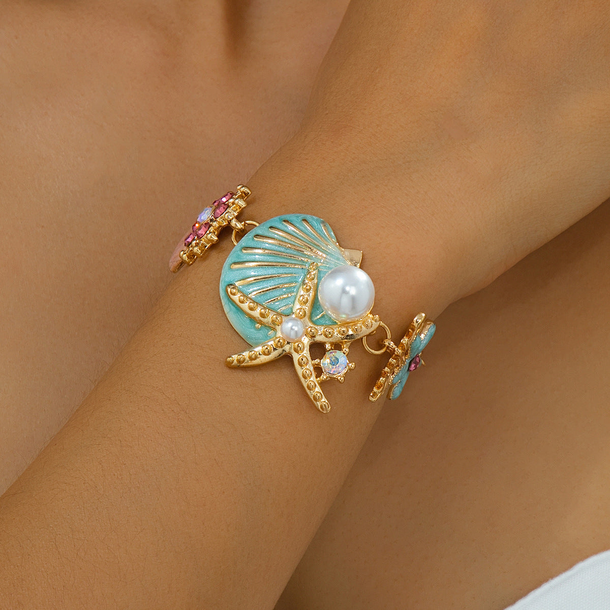 Wholesale Ocean Beach Style Starfish Shell Pearl Bracelet With Rhinestone Flower Pendant Blue Zinc Alloy Women S Vacation Jewelry Accessory