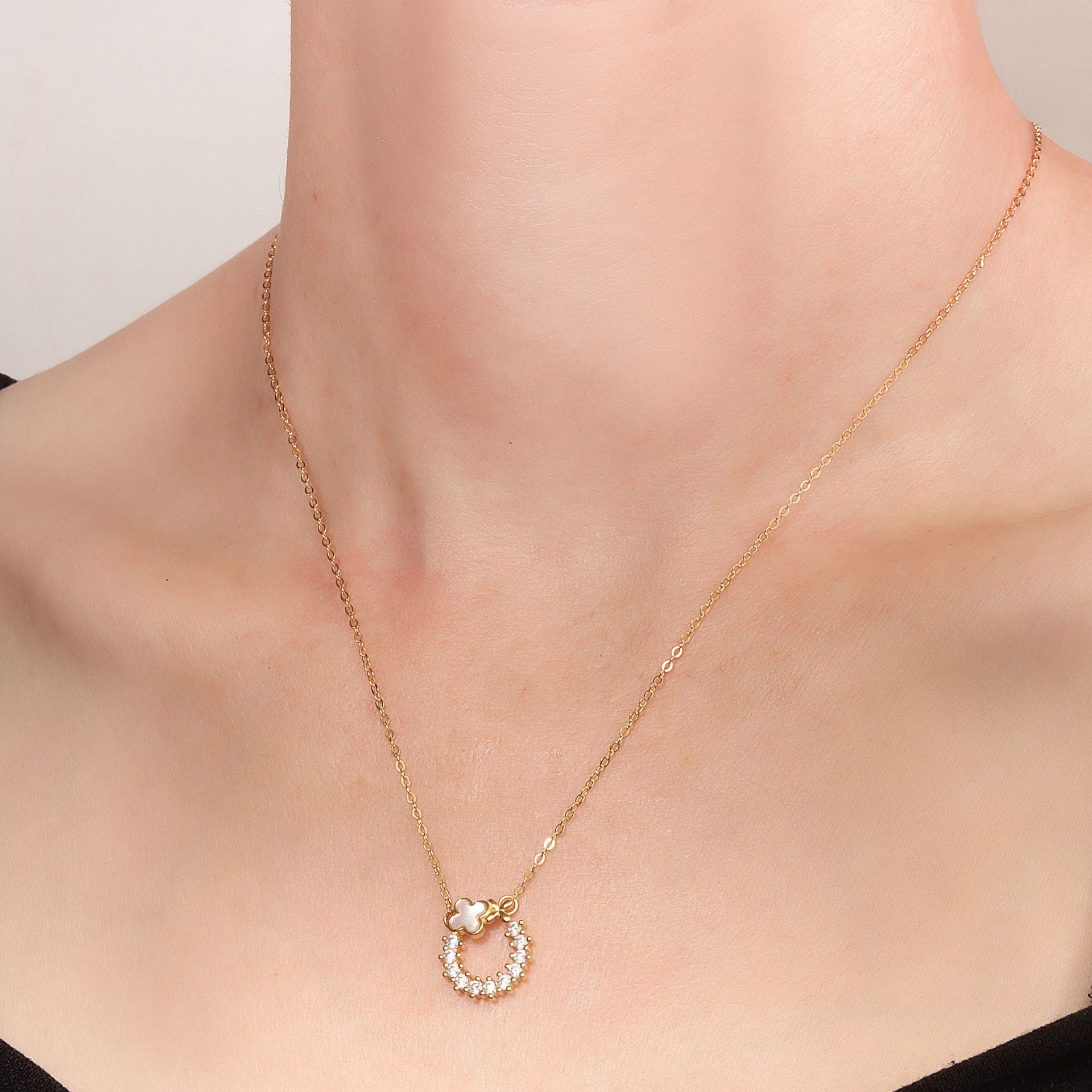 Wholesale S925 sterling silver light luxury niche four-leaf clover zircon necklace