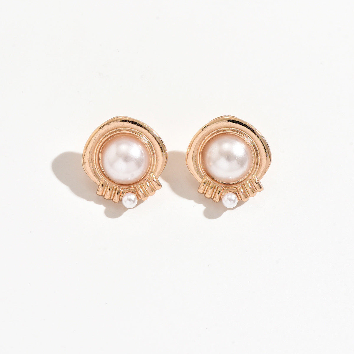 Wholesale French Geometric Imitation Pearl Ear Studs Boutique Resale Jewelry Accessory