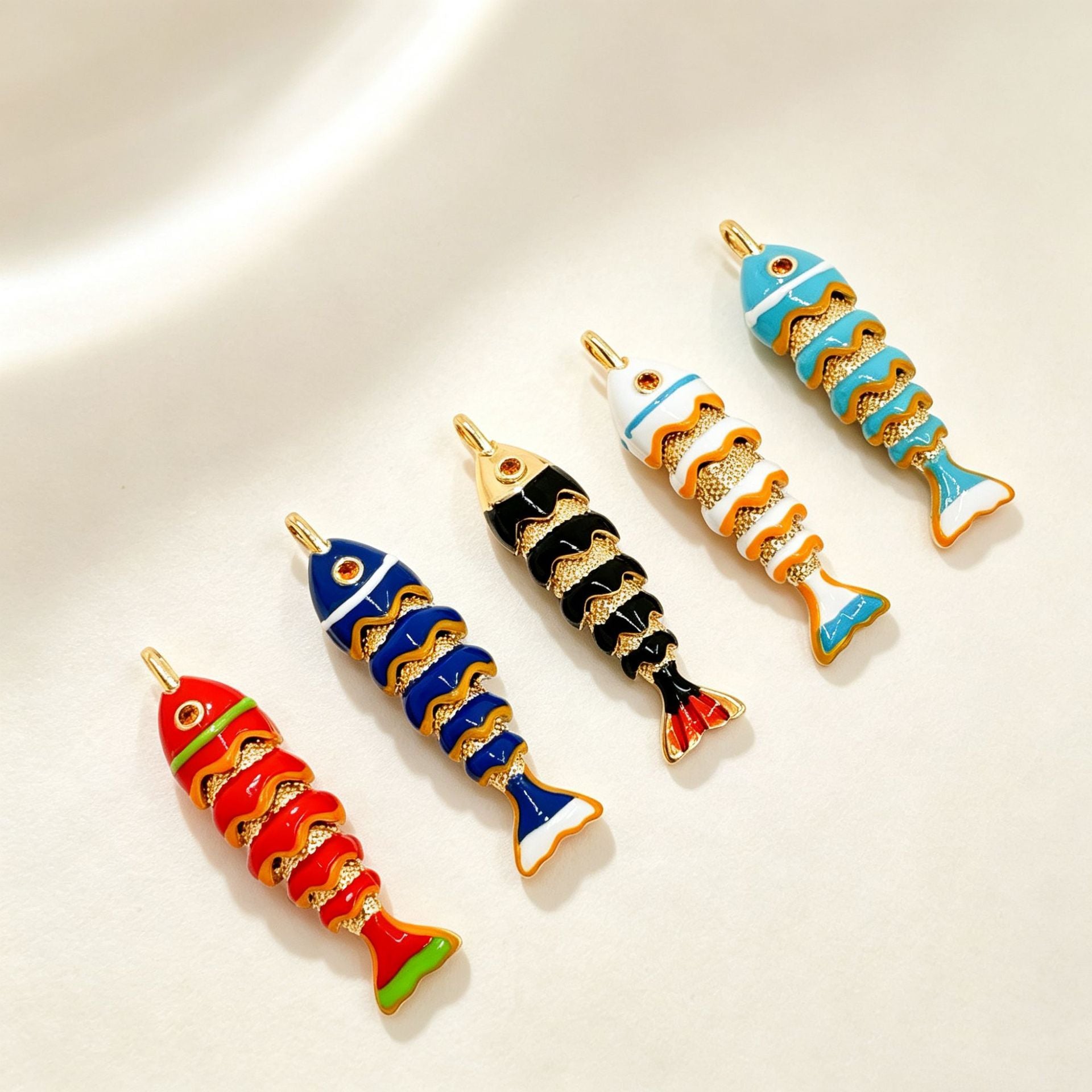 Wholesale Copper Electroplated Movable Multi-Drop Oil Paint Fish Pendant Necklace Fashion Accessory