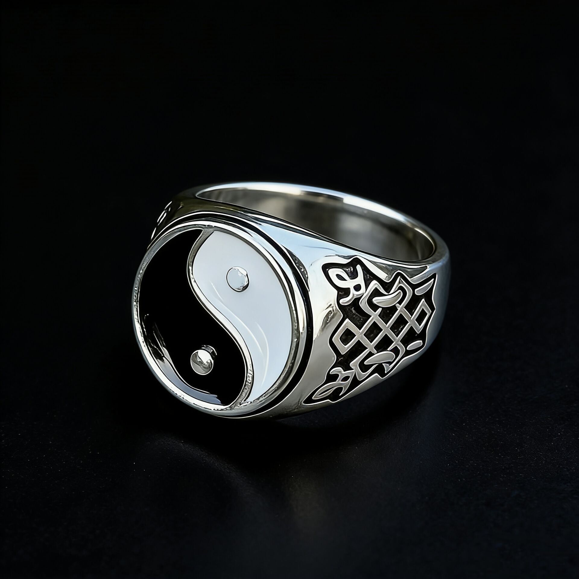 Wholesale Antique Silver Zinc Alloy Taiji Bagua Ring Unisex Drip Oil Jewelry Accessory