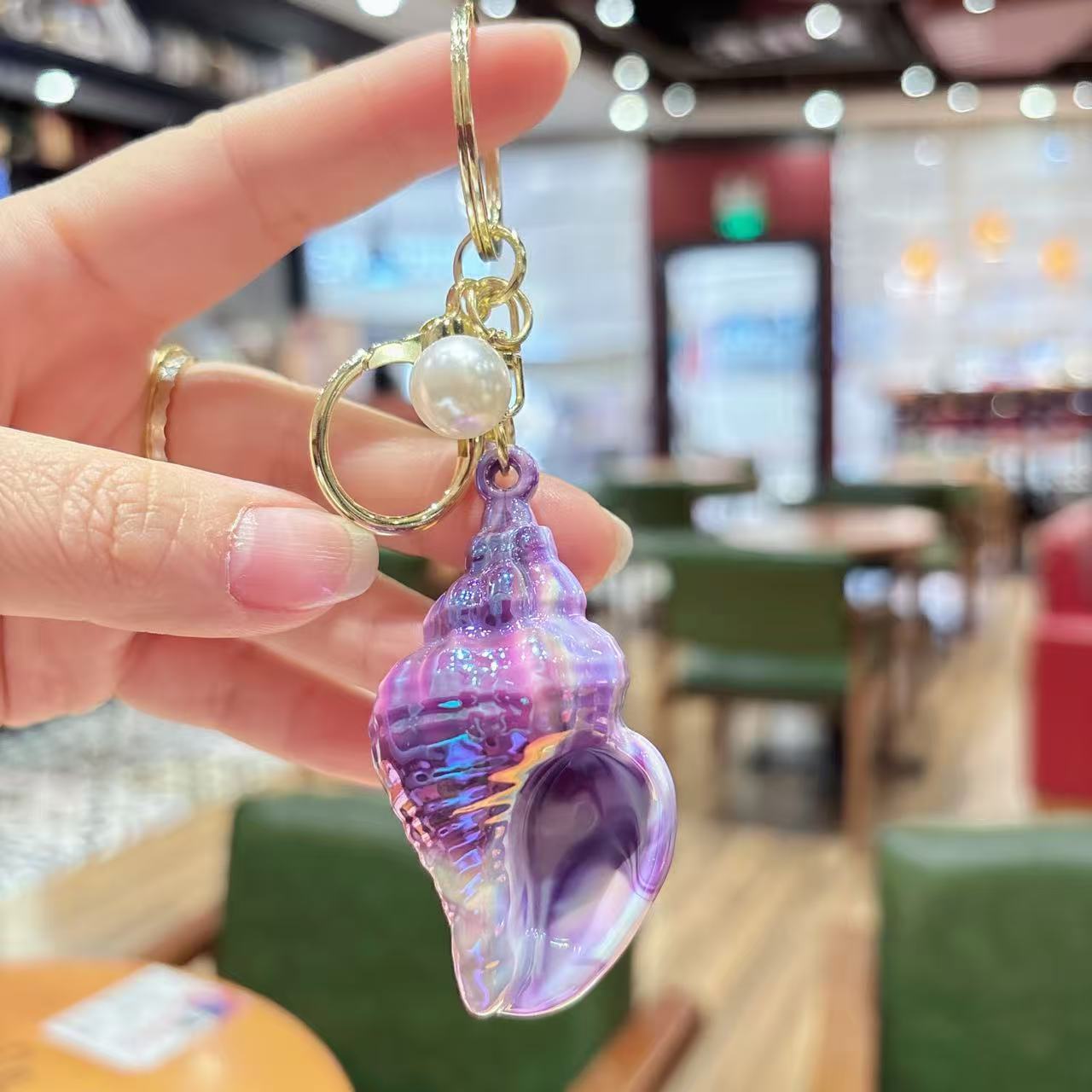 Wholesale Creative Colorful Acrylic Conch Keychain  Pendant Cute Car Keychain