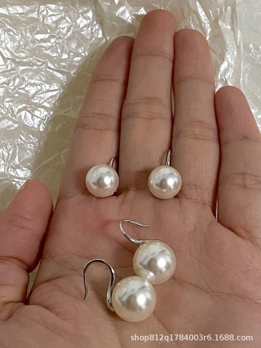 Wholesale Off-White Round High Heel Earrings