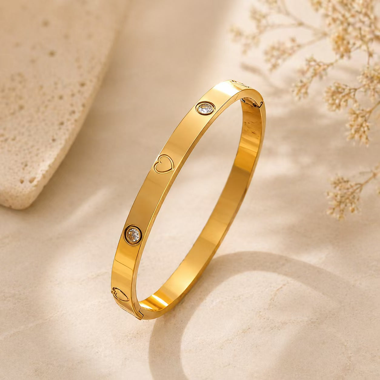 Wholesale Urban Style Love Heart Starry Titanium Steel Bracelet 18K Gold Plated Fashion Accessory